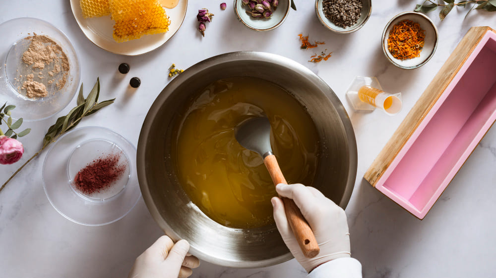 melt and pour method in soap making